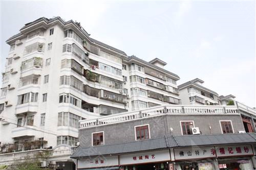 常州樹脂仿古門頭隔熱瓦 高質(zhì)量耐用壽命長塑料防腐瓦四合院別墅用 asa樹脂梯形瓦批發(fā)價(jià)格